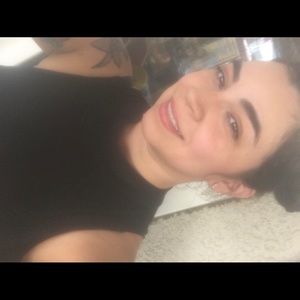 Meet your Posher, Alexis